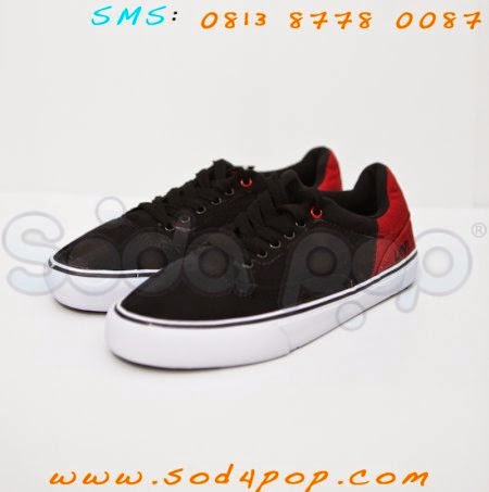 Vans sales lxvi merah